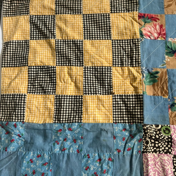 Colorful Patchwork Quilt - Picture 2 of 6